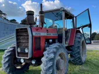 Massey Ferguson 2640  Tractor