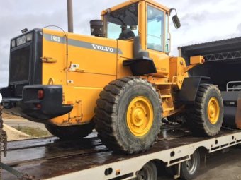 Under Auction - (A200) 2002 Volvo L90D Loader 