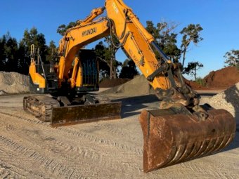 2018 Hyundai R235LC-9 Excavator