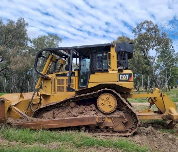 2011 CATERPILLAR  D6T XL DOZER