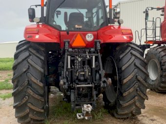 Under Auction - (A202) 2015 Case Magnum 340CVT Tractor 