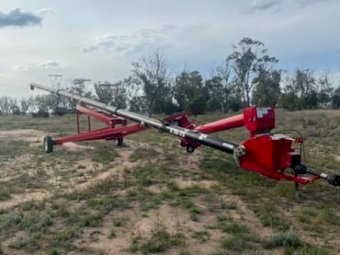 AGI X1073 Swing Away Auger