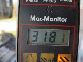 2004 MacDon 9352i Windrower with 25FT 972 Front