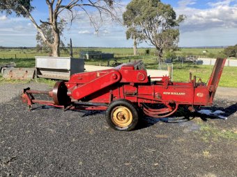 New Holland Hay Liner 68 Small Square Baler