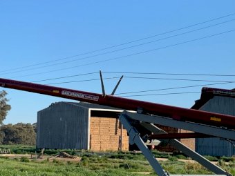 Meridian/Sakundiak 72ft x 10" Swing Away Auger