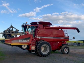 2007 Case IH 2377 Extreme Header with 2009 MacDon D60 30ft Draper Front