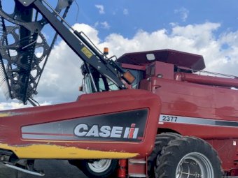 2007 Case IH 2377 Extreme Header with 2009 MacDon D60 30ft Draper Front