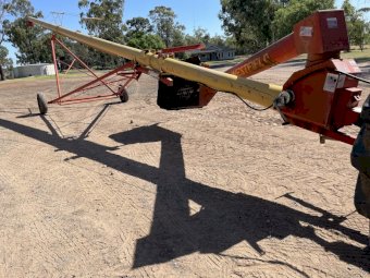 Westfield 100-61 Swing away Auger