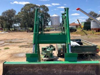 John Deere 740 Loader