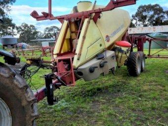 2004 Hardi 5000 Boom Spray with 24m Boom