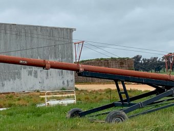 Wheatheart 1071 Swing Away Auger