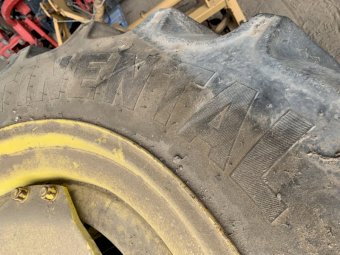 Row crop Tractor tyres and rims 380/R38 rear and 12.4 R 28 fronts