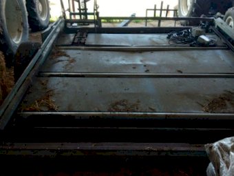 2000 Hay Line 98-4 Accumulator