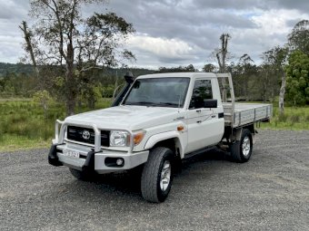 2013 Toyota  Landcrusier Work Mate 4x4 with Alloy tipping tray