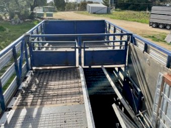 1999 Byrne B-Trailer & 2003 Hastings A B D Stock Crates