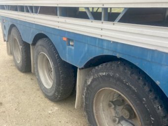 1999 Byrne B-Trailer & 2003 Hastings A B D Stock Crates