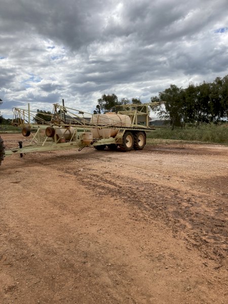2004 Beverley Hydra Boom Spray Rig