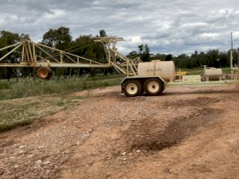 2004 Beverley Hydra Boom Spray Rig