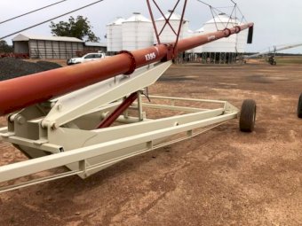 2016 Farm King 1395 Swingaway Auger