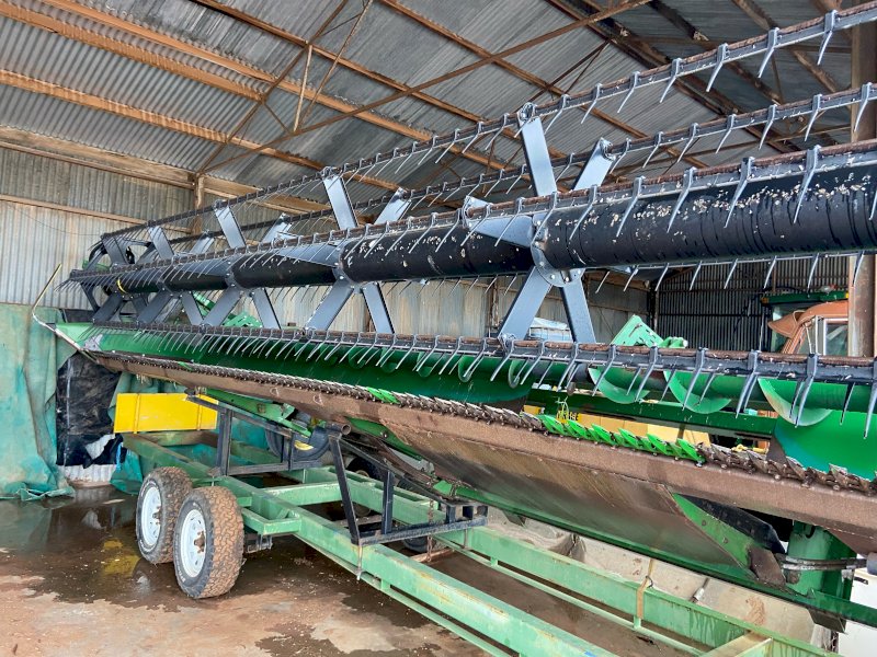 2008 John Deere 936 Draper Front on Trailer