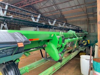 2008 John Deere 936 Draper Front on Trailer