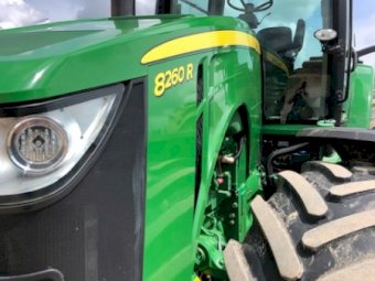 2013 John Deere 8260R Tractor
