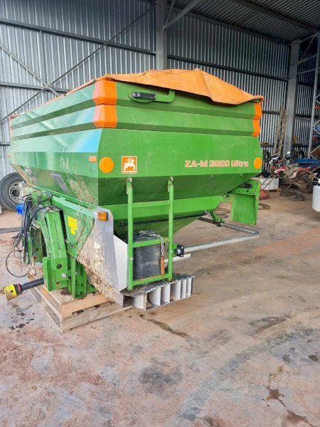 2011 Amazone Linkage ZA-M 3000 Spreader