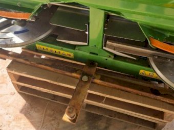 2011 Amazone Linkage ZA-M 3000 Spreader