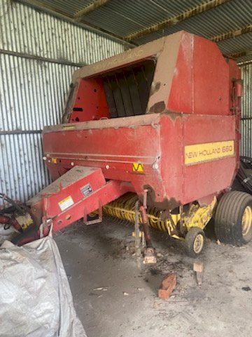 New Holland 660 Round Baler