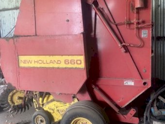 New Holland 660 Round Baler