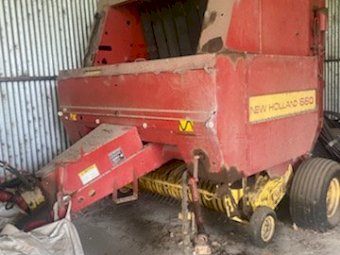 New Holland 660 Round Baler