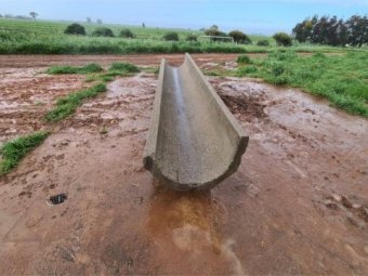 10 X 6Mtr Concrete Feed Troughs