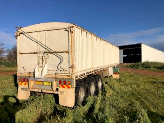 36' Lusty Convertable Tipping Skel Trailer