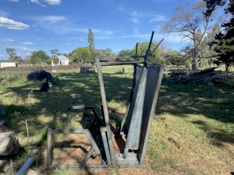 Under Auction - (A203) Ramage Engineering Table Style Calf Cradle 