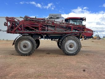2014 Case 4430 Patriot Self Propelled Boom Spray