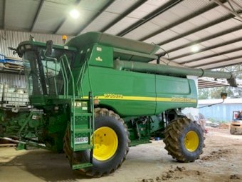 2002 John Deere 9750 4WD Rice Header