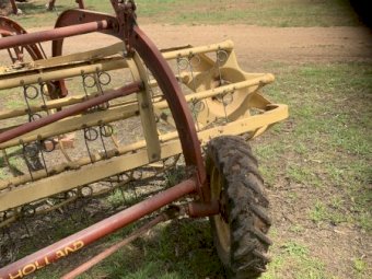 New Holland Super 56 Rollbar Rake
