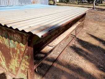 2 x Close Engineering  Finley sheep feeders