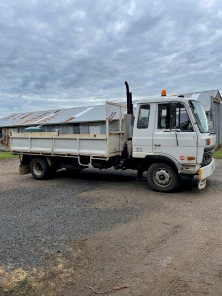 1989 UD Nissan Tipper
