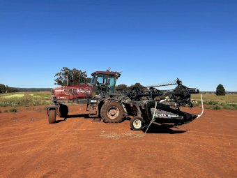 2014 Macdon M155 with D60 40' Front