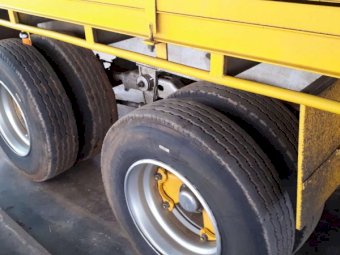 1976 Loadmaster Trailer with 40ft 2x1 Stockcrate