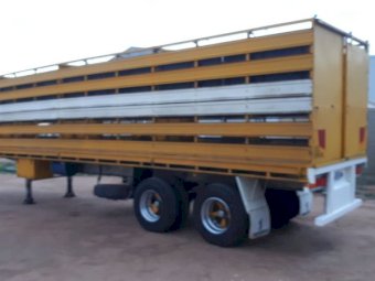 1976 Loadmaster Trailer with 40ft 2x1 Stockcrate