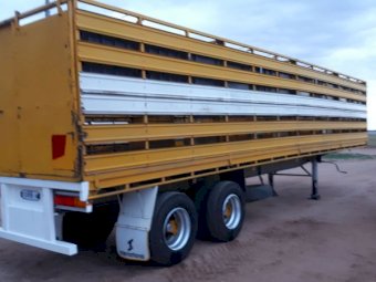 1976 Loadmaster Trailer with 40ft 2x1 Stockcrate