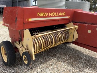 New Holland 417 Hayliner Small Square Baler