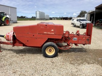 New Holland 417 Hayliner Small Square Baler