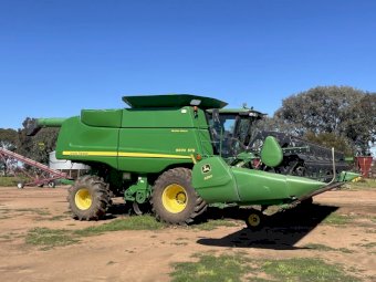 2011 John Deere 9670 4WD Header with JD 635D Front