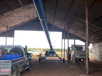 1070 Brandt Swingaway Auger