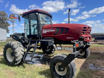 2017 Macdon M155 Windrower with 2017 D65 Draper Front