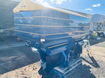 2016 Bogballe M3 Spreader