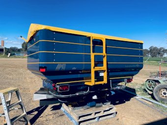 2016 Bogballe M3 Spreader